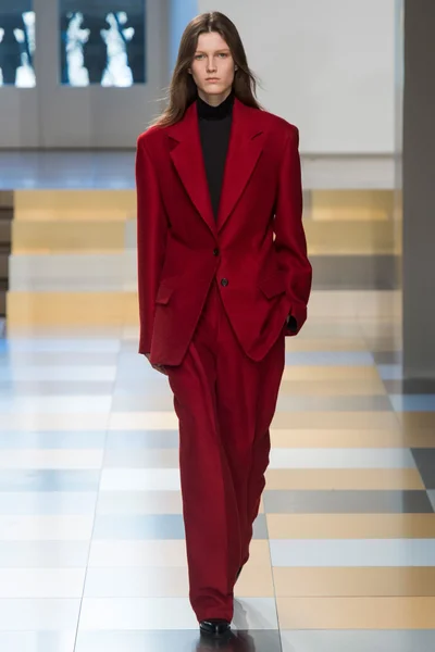 Look 7
